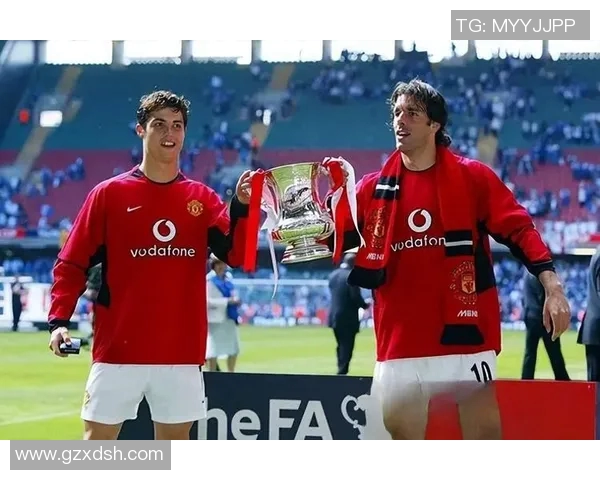 荷兰足球巨星的传奇故事与辉煌成就回顾